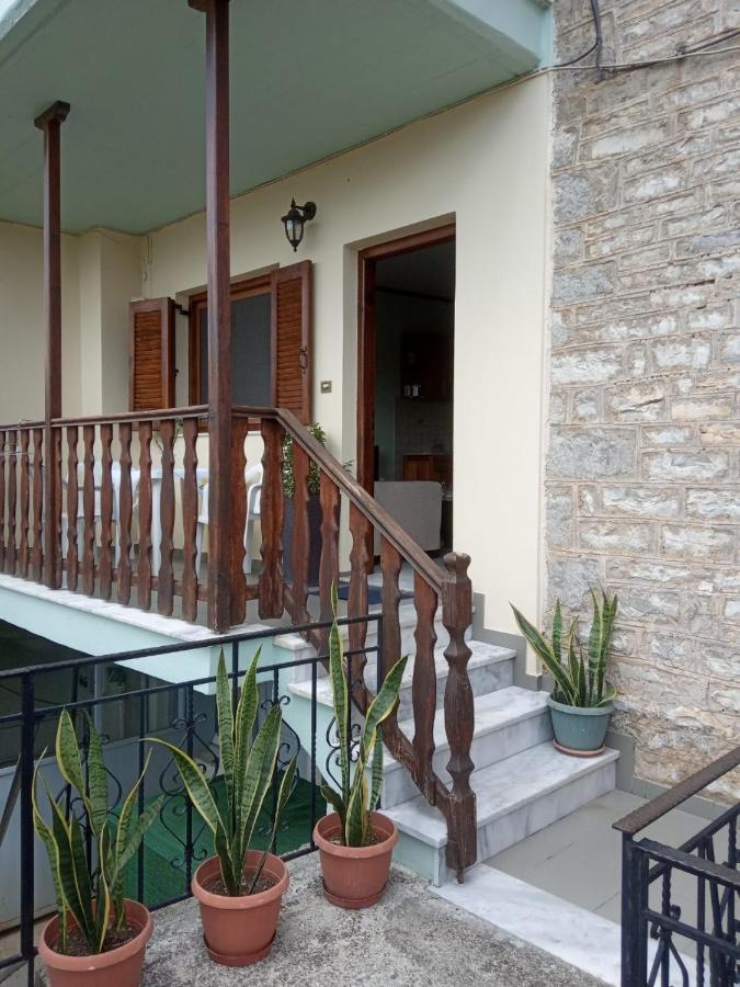 Small Town Apartment Konitsa Luaran gambar